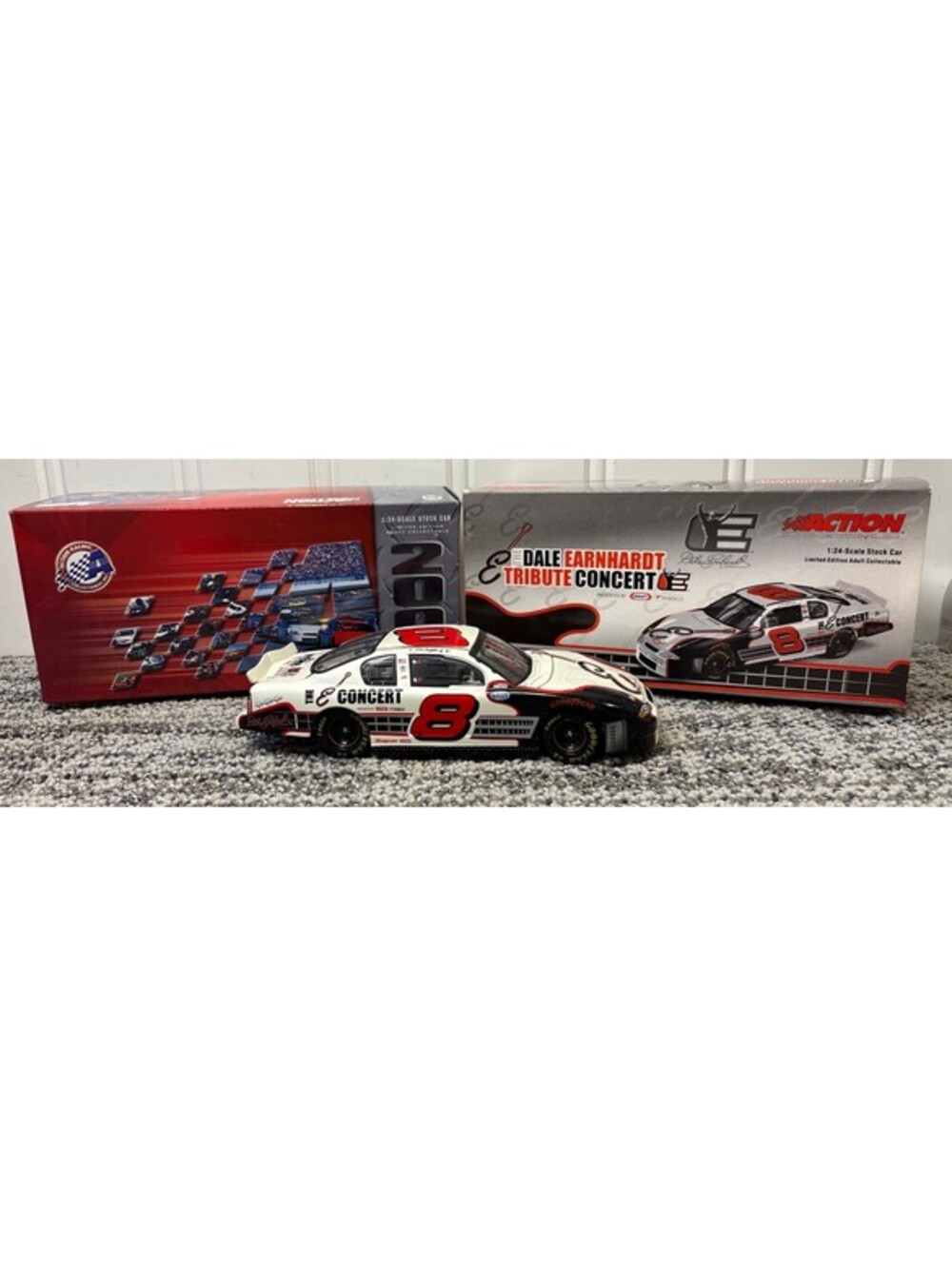NEW NOS Dale Earnhardt Jr #8 2003 Tribute Concert Budweiser Nascar Diecast Car